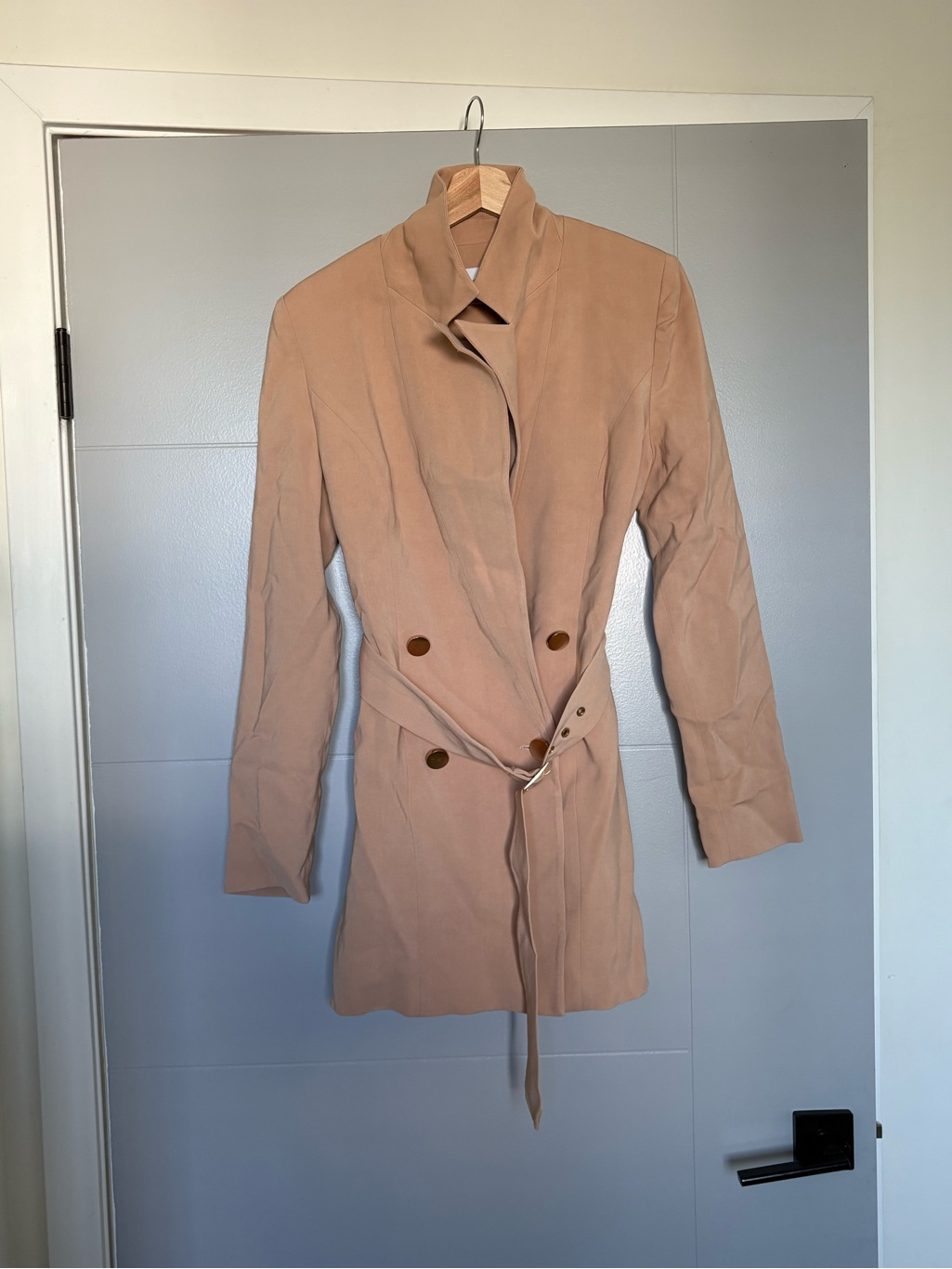 Women’s Light Tan Double-Breasted Belted Trench Coat